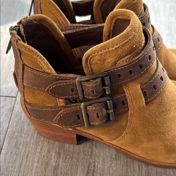 Ugg Patsy Brown Suede Ankle Boots with heels and cutouts size 6.5 fall boots - Picture 11 of 15